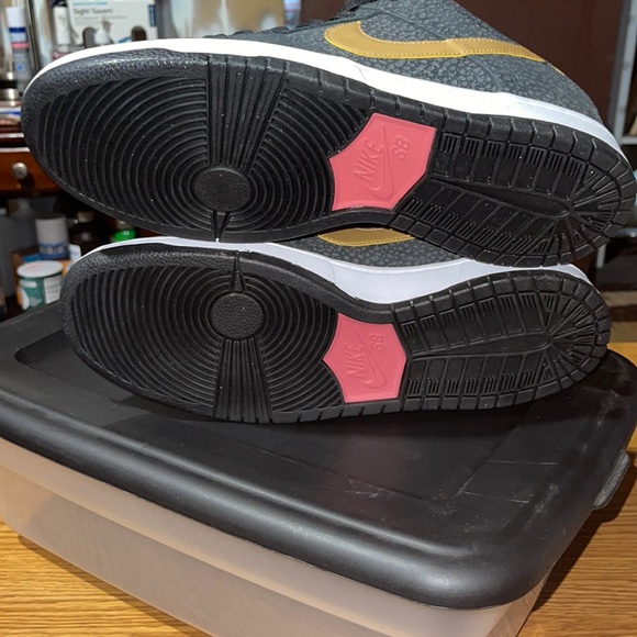 Nike SB Dunk `Walk Of Fame’ - Picture 10 of 10